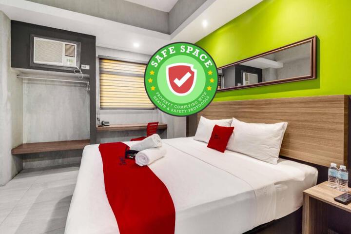 RedDoorz Plus at Jones Avenue Cebu