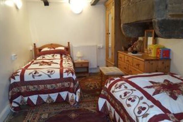 Room 12 of 30