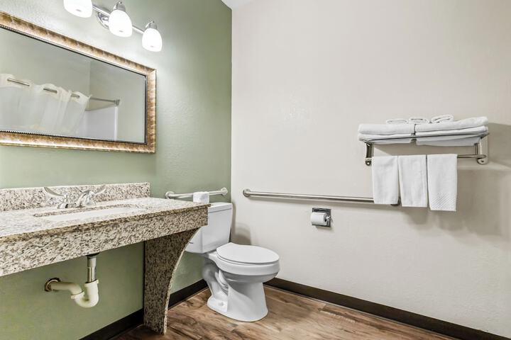 Room 18 of 32