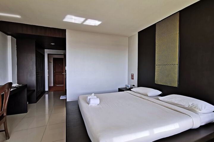 Room 14 of 27