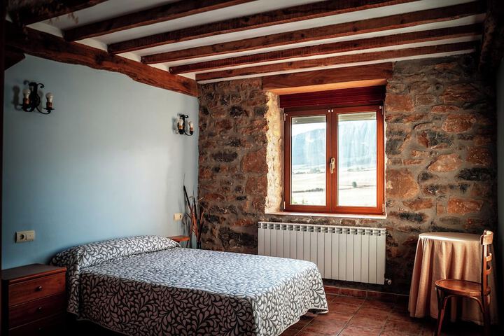 Room 2 of 37