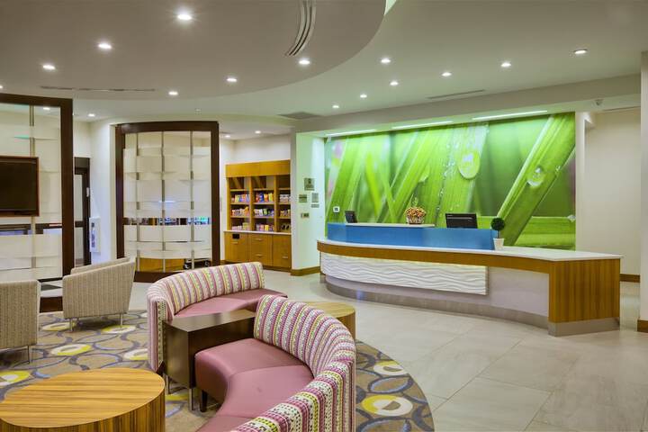 Check-in/check-out kiosk