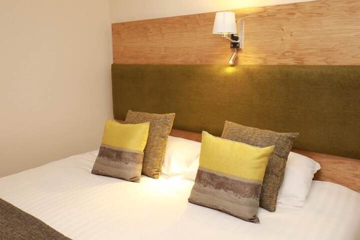 Room 5 of 22