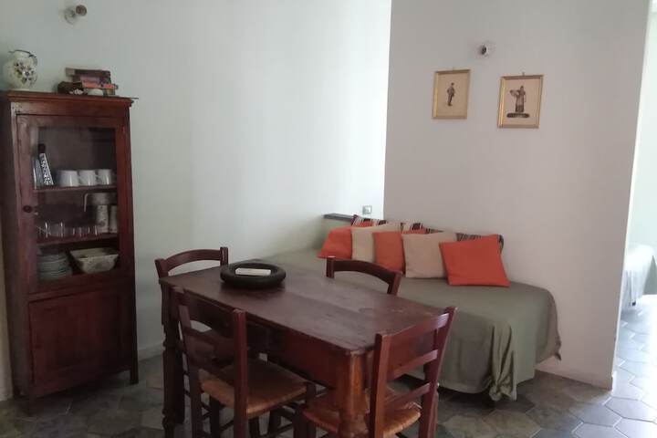 Room 17 of 33