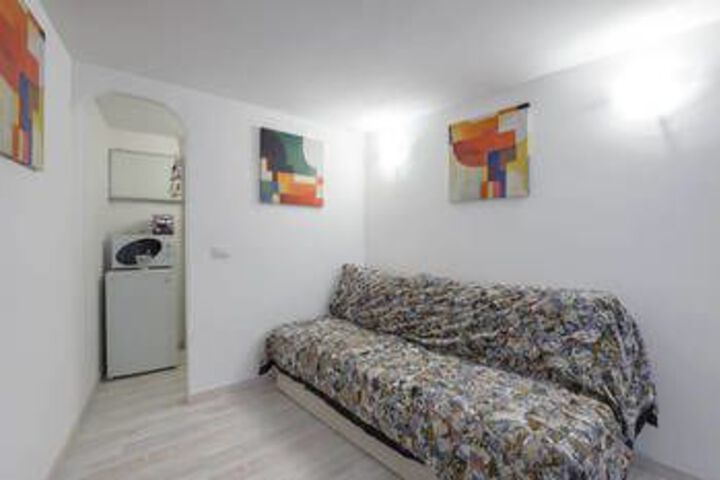 Room 7 of 14