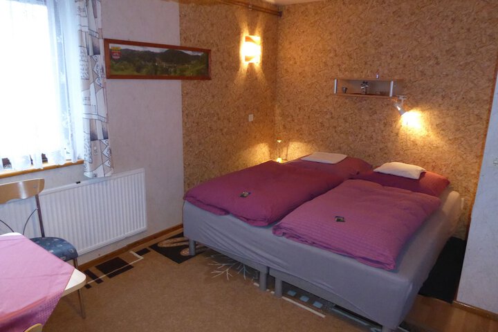 Room 2 of 4