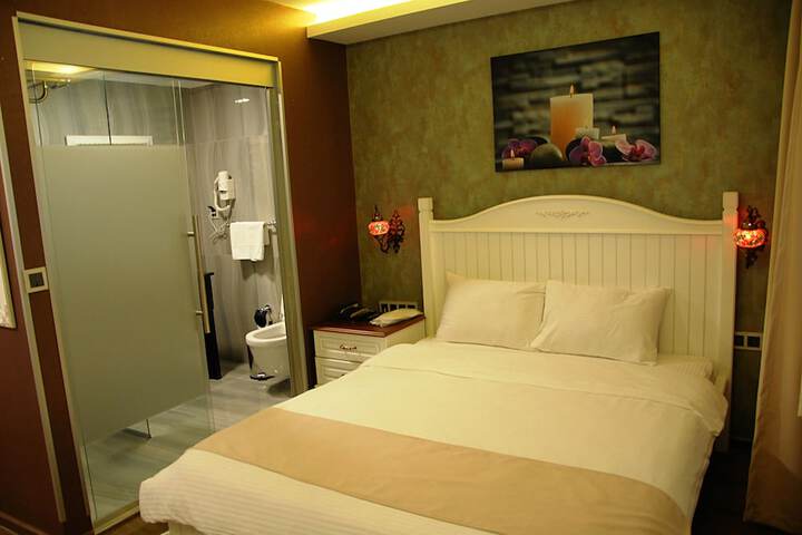 Room 9 of 41