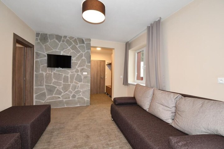 Room 5 of 14