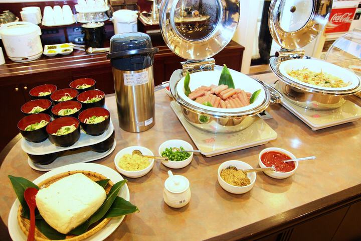 Breakfast/Coffee Service 60 of 97