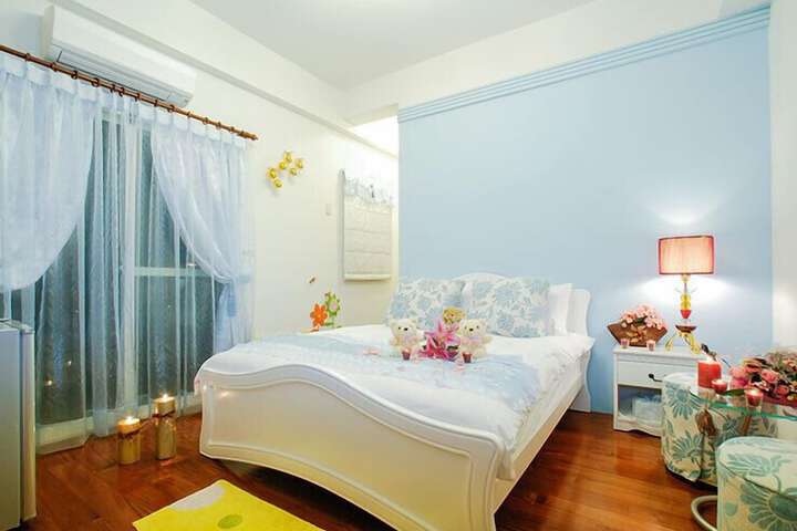 Room 8 of 27