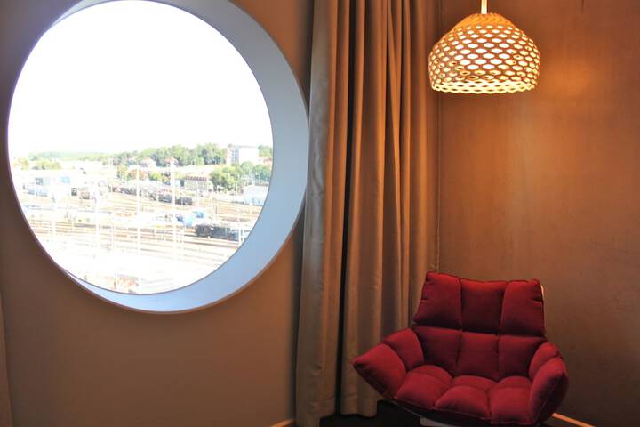 Room 33 of 77