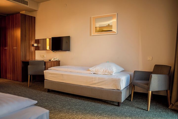 Room 74 of 127