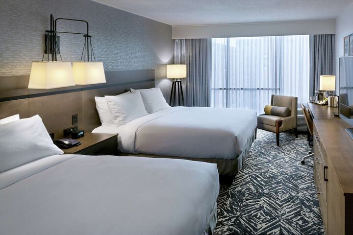 2 Queen Beds (4 of 6)