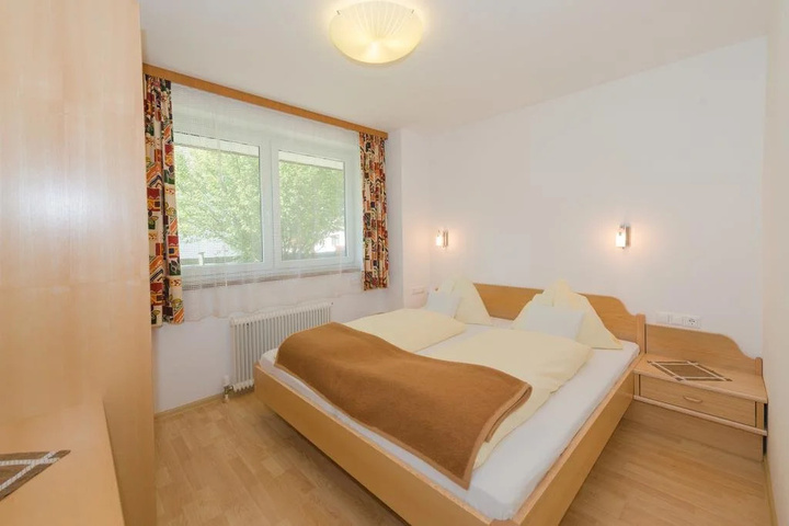 Room 9 of 21