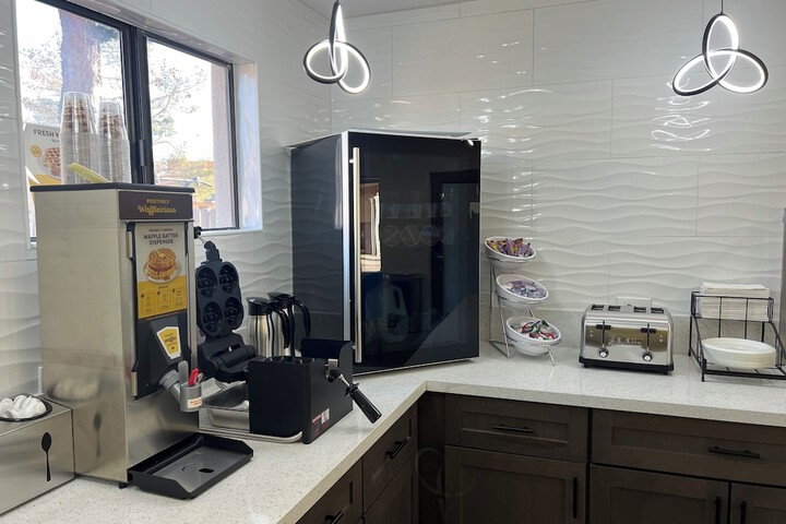 Breakfast area