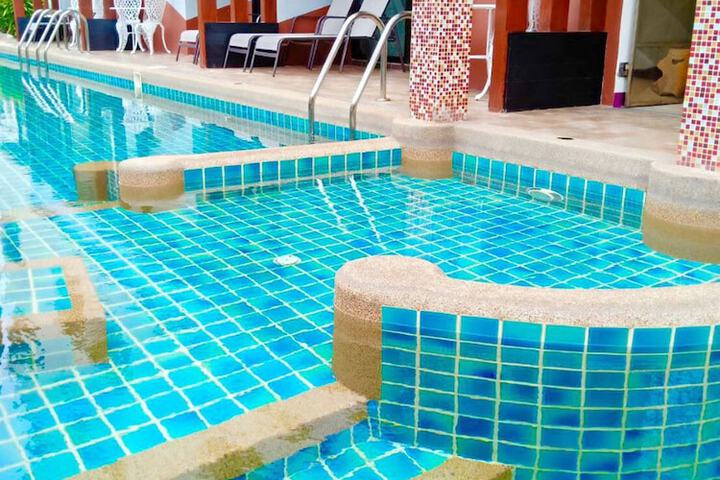 Pool Hotel