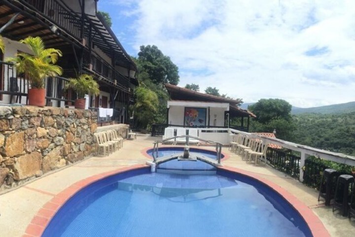 Pool 60 of 100