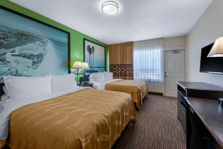 2 Double Beds with View (8 of 19)