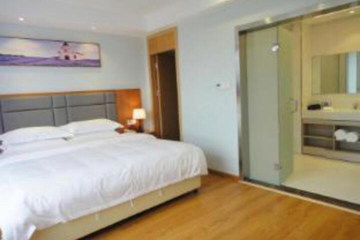 Room 9 of 9