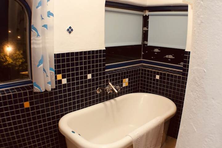 Room 30 of 65