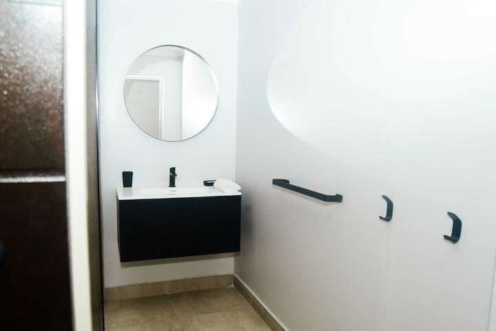 Room 16 of 47