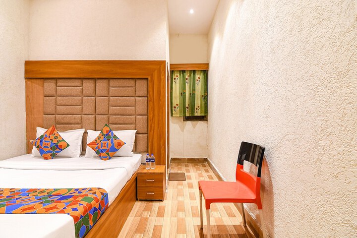 Room 26 of 38