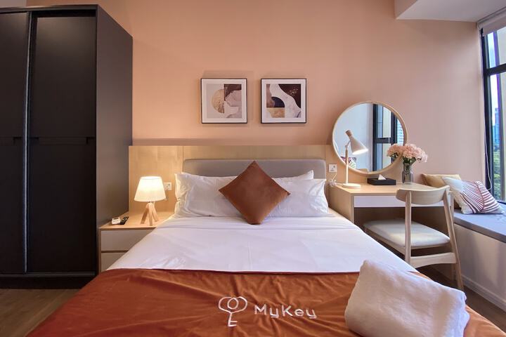 Room 13 of 73