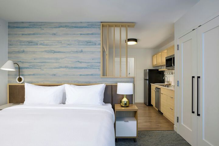 Room 2 of 5