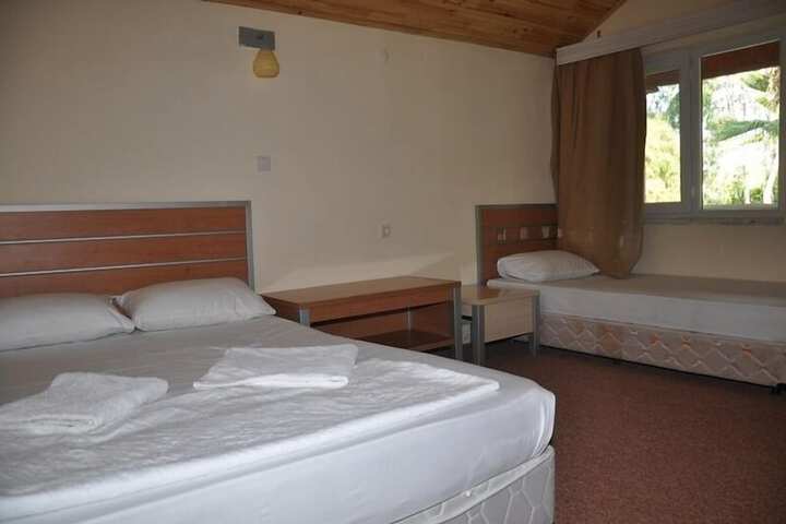 Room 4 of 10