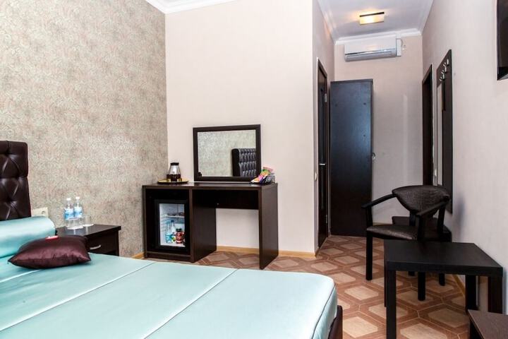 Room 16 of 35