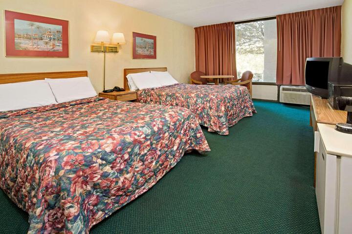 2 Double Beds (2 of 9)