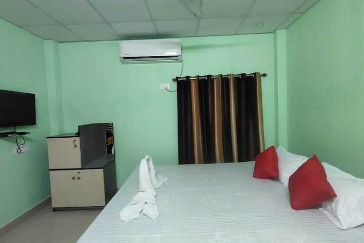 Room 2 of 6