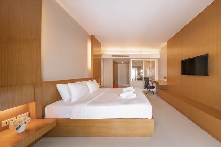 Room 17 of 80