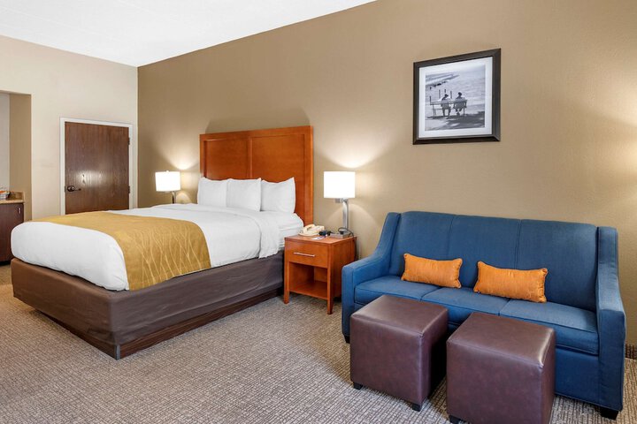 1 King Bed (8 of 13)