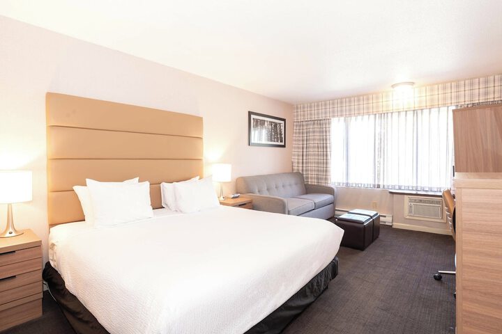 Room 14 of 36