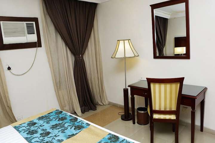 Room 11 of 36