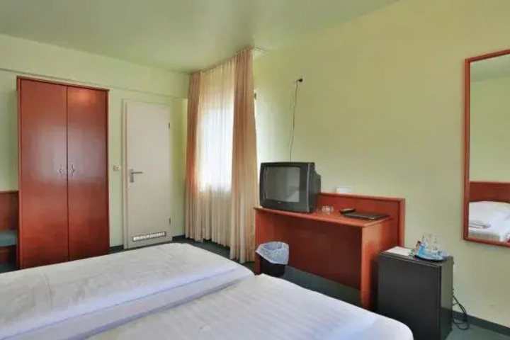 General 1 of 14
