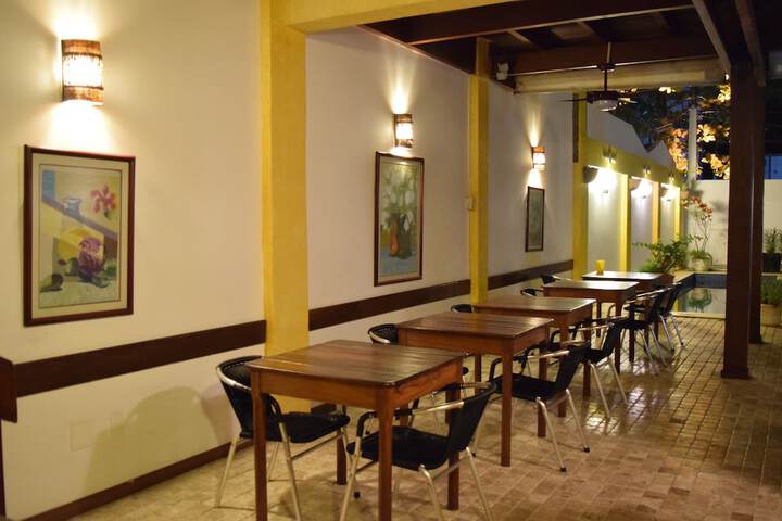 Breakfast area