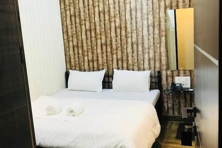 Room 14 of 19