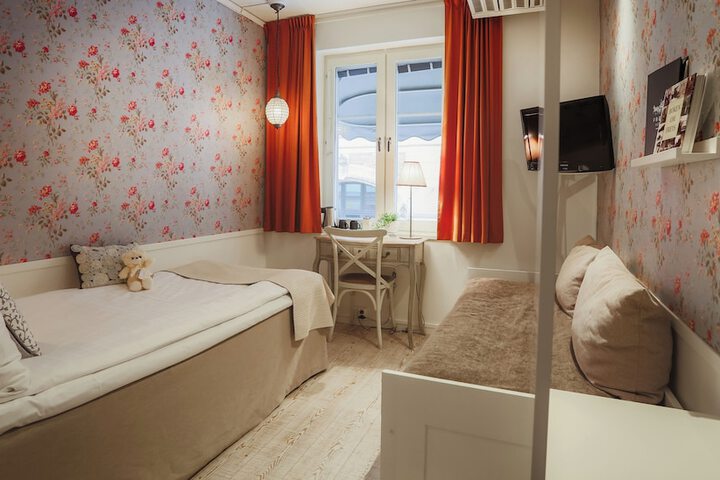 Room 34 of 94