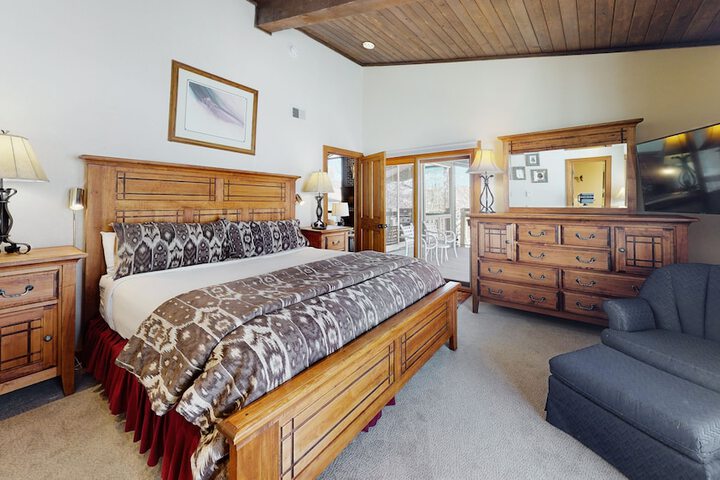 Room 3 of 1000