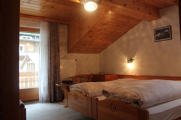 Room 2 of 41