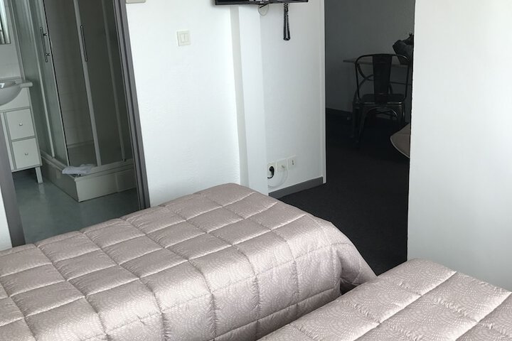 Room 19 of 39