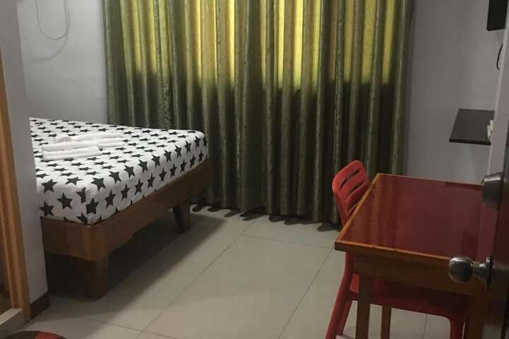 Room 18 of 25