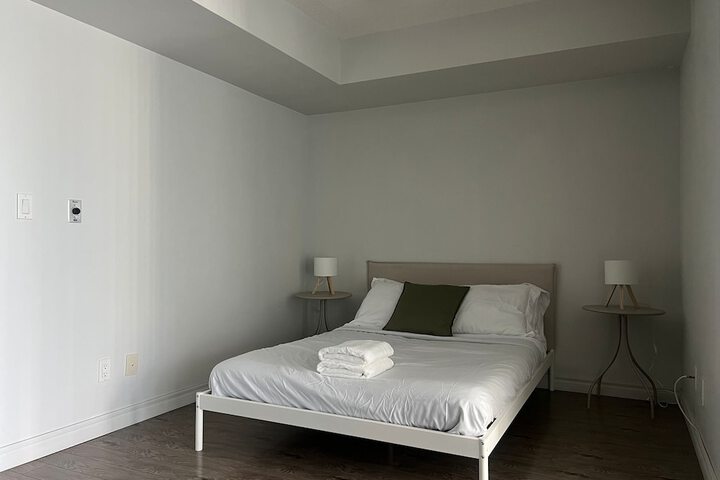 Room 5 of 108