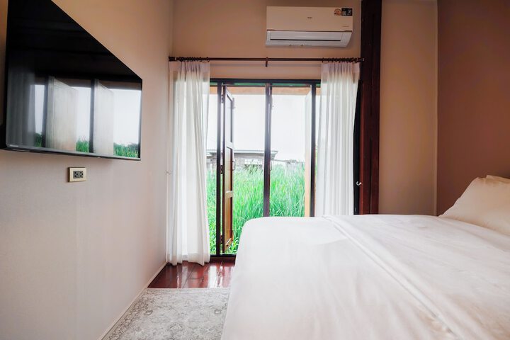 Room 12 of 38