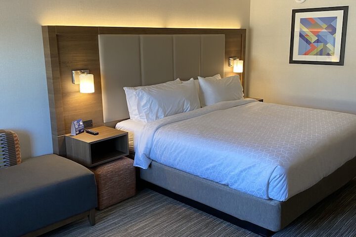 Room 8 of 60