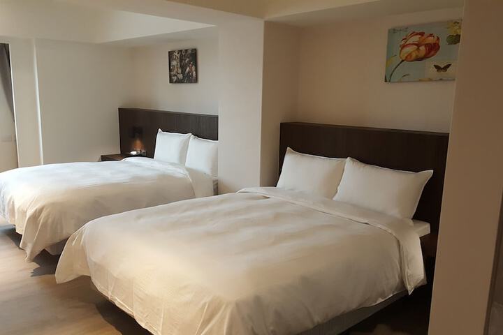 Room 7 of 42