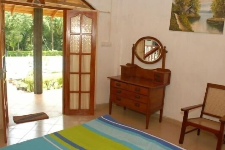 Room 3 of 20
