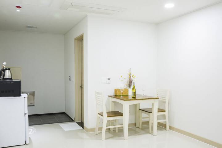 Room 32 of 41